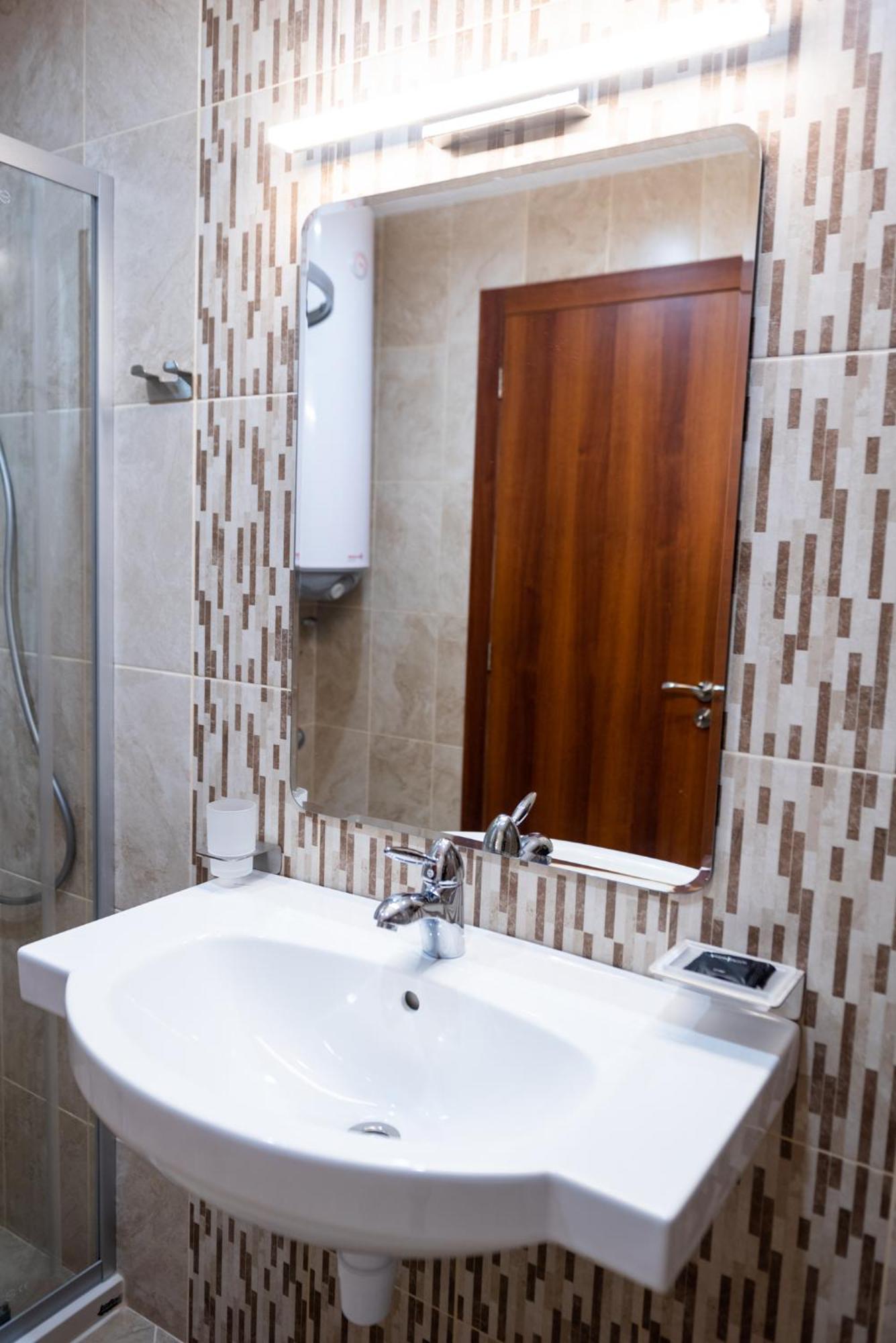 Queen'S Garden Balchik Apartment Exterior photo