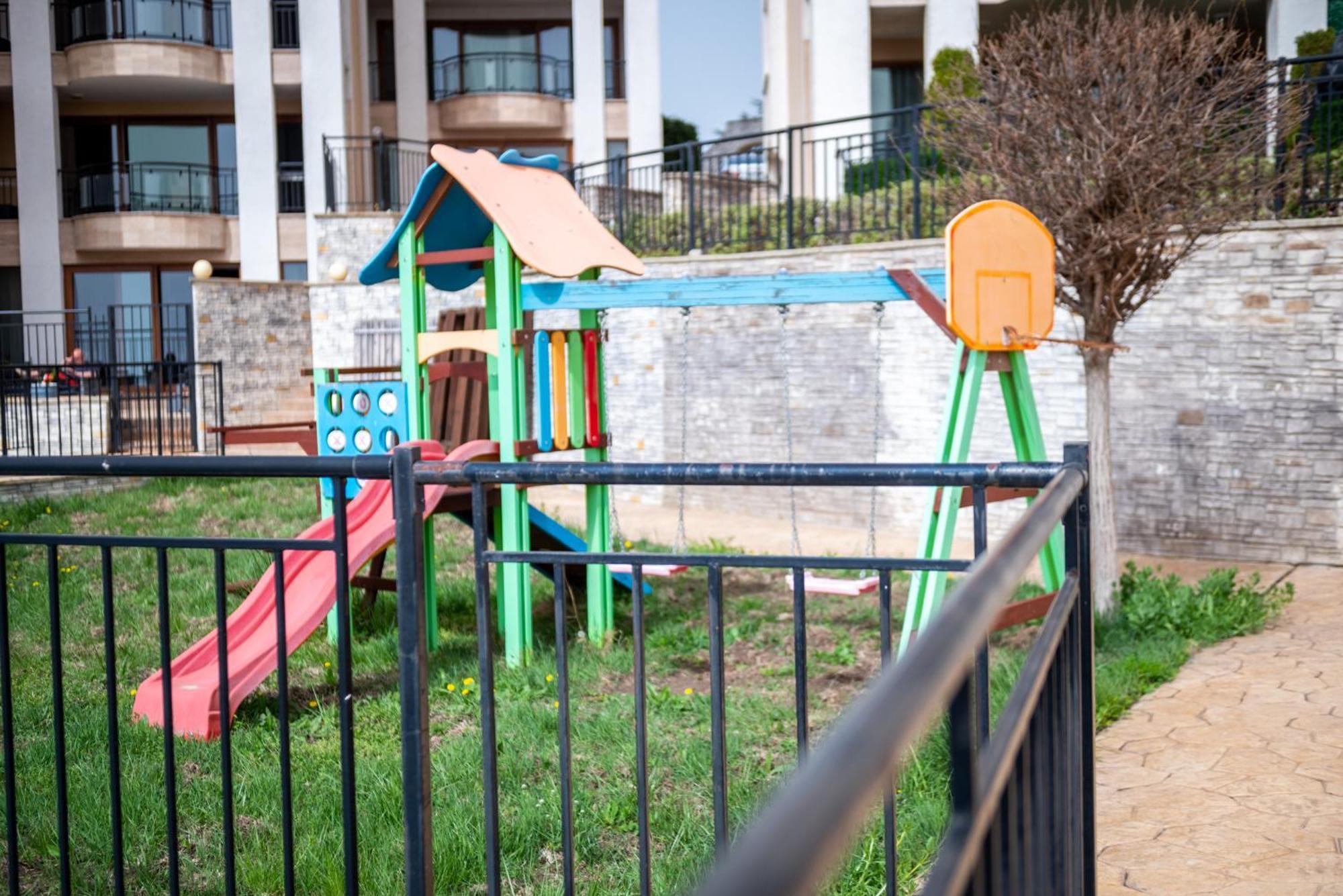Queen'S Garden Balchik Apartment Exterior photo
