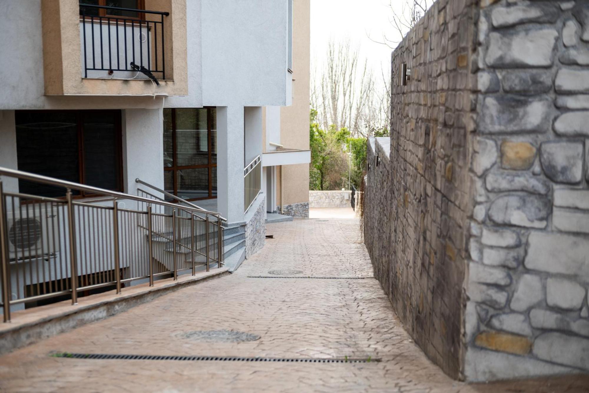Queen'S Garden Balchik Apartment Exterior photo
