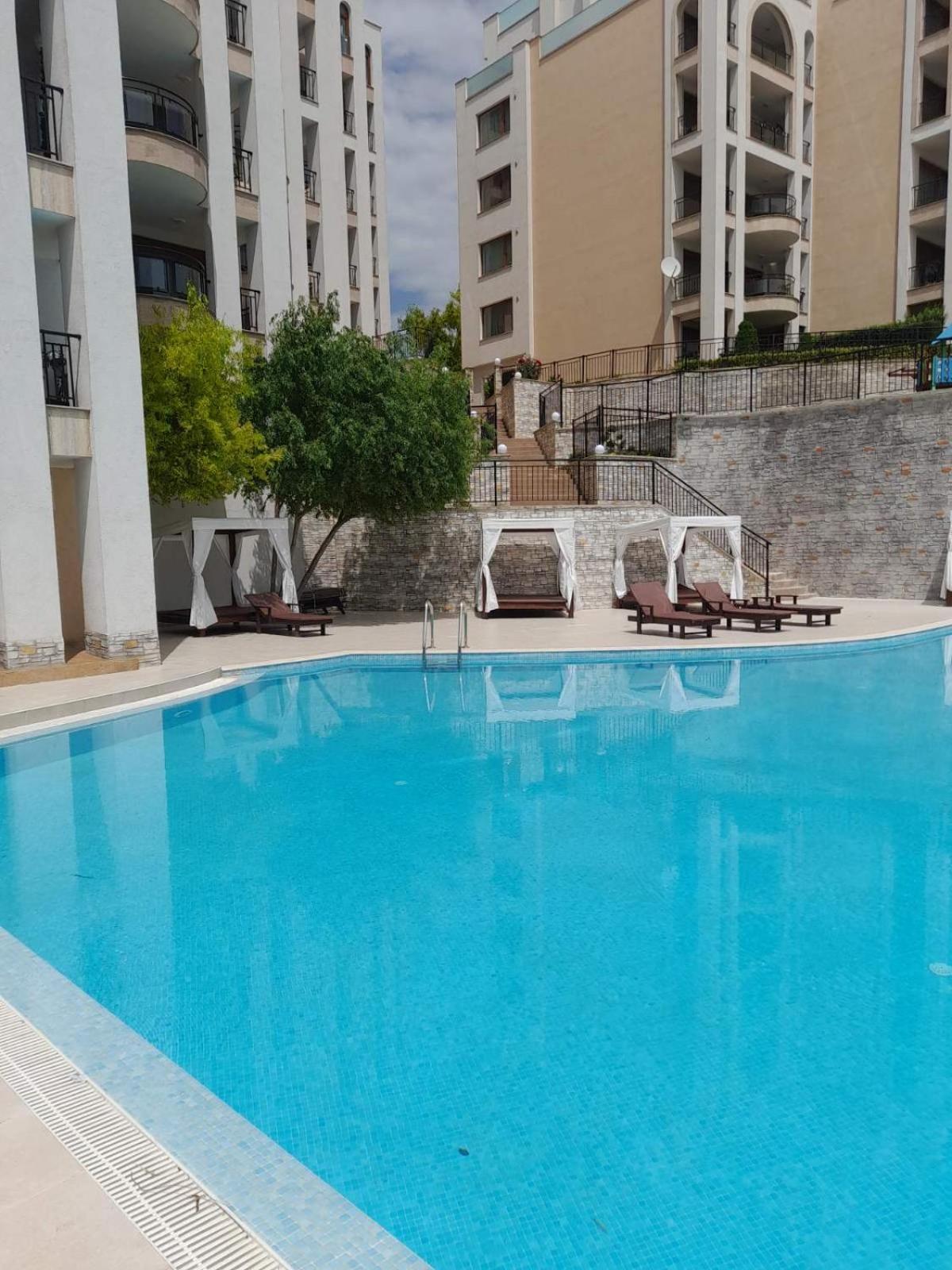 Queen'S Garden Balchik Apartment Exterior photo