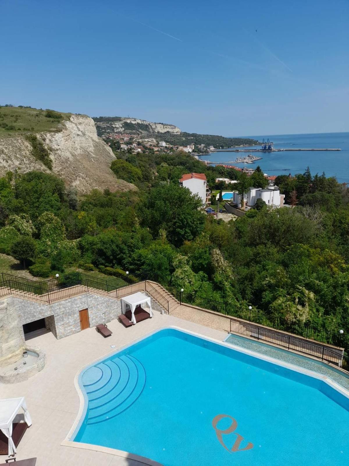 Queen'S Garden Balchik Apartment Exterior photo